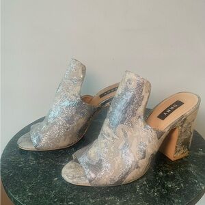 DKNY Metallic Patterned Women's Mules